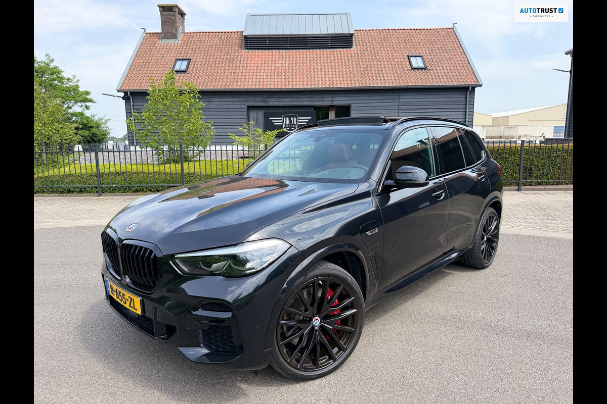 BMW X5 X-Drive 45e M-Sport -50 Jaar Edition Panoramadak Luchtvering 22"Lm Org-Ned Dealer Auto