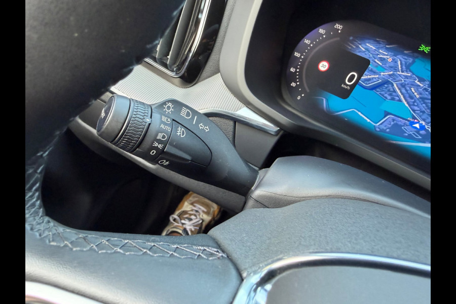 Volvo XC60 2.0 T8 Plug-in hybrid AWD Ultimate Dark Pano / Afn. Trekhaak / Camera / Stoel memorie / Stoel & Stuurw. verw.