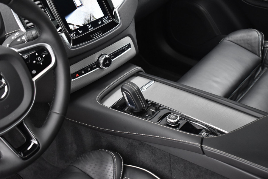Volvo XC90 2.0 T8 Recharge AWD R-Design | Panorama | Bowers&Wilkins | Trekhaak | Luchtvering | 22'' Wielen | ACC | Head- Up |