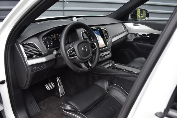 Volvo XC90 2.0 T8 Recharge AWD R-Design | Panorama | Bowers&Wilkins | Trekhaak | Luchtvering | 22'' Wielen | ACC | Head- Up |