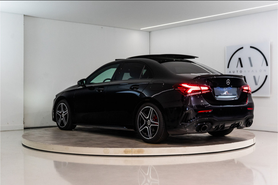 Mercedes-Benz A-Klasse 180 Business Solution AMG 136PK | A35 Optiek | Pano | Sfeer | LED | Carplay | Garantie
