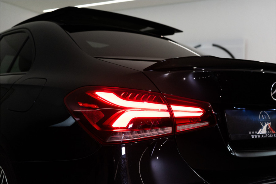 Mercedes-Benz A-Klasse 180 Business Solution AMG 136PK | A35 Optiek | Pano | Sfeer | LED | Carplay | Garantie