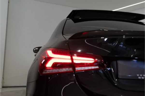 Mercedes-Benz A-Klasse 180 Business Solution AMG 136PK | A35 Optiek | Pano | Sfeer | LED | Carplay | Garantie