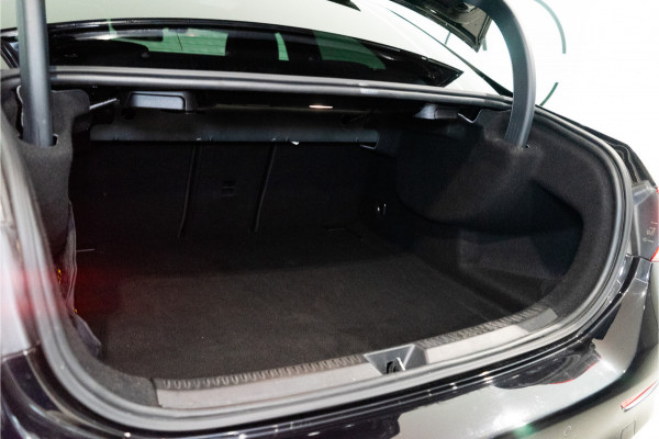 Mercedes-Benz A-Klasse 180 Business Solution AMG 136PK | A35 Optiek | Pano | Sfeer | LED | Carplay | Garantie