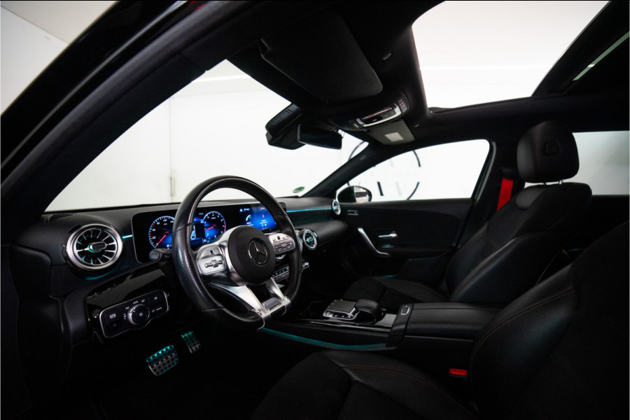 Mercedes-Benz A-Klasse 180 Business Solution AMG 136PK | A35 Optiek | Pano | Sfeer | LED | Carplay | Garantie