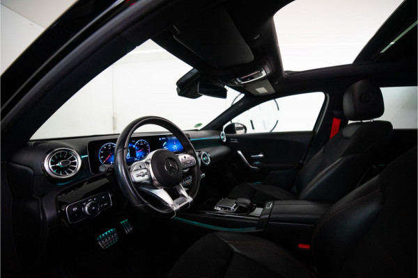 Mercedes-Benz A-Klasse 180 Business Solution AMG 136PK | A35 Optiek | Pano | Sfeer | LED | Carplay | Garantie
