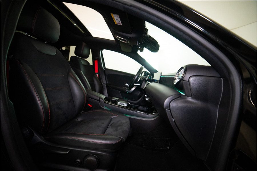 Mercedes-Benz A-Klasse 180 Business Solution AMG 136PK | A35 Optiek | Pano | Sfeer | LED | Carplay | Garantie