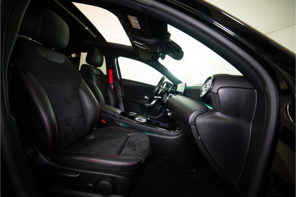 Mercedes-Benz A-Klasse 180 Business Solution AMG 136PK | A35 Optiek | Pano | Sfeer | LED | Carplay | Garantie