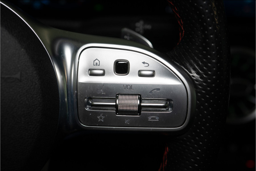 Mercedes-Benz A-Klasse 180 Business Solution AMG 136PK | A35 Optiek | Pano | Sfeer | LED | Carplay | Garantie