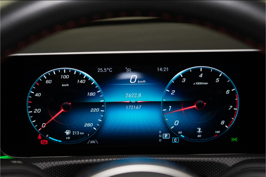 Mercedes-Benz A-Klasse 180 Business Solution AMG 136PK | A35 Optiek | Pano | Sfeer | LED | Carplay | Garantie