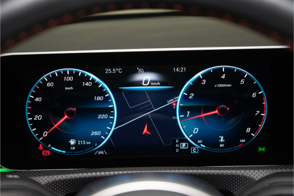 Mercedes-Benz A-Klasse 180 Business Solution AMG 136PK | A35 Optiek | Pano | Sfeer | LED | Carplay | Garantie
