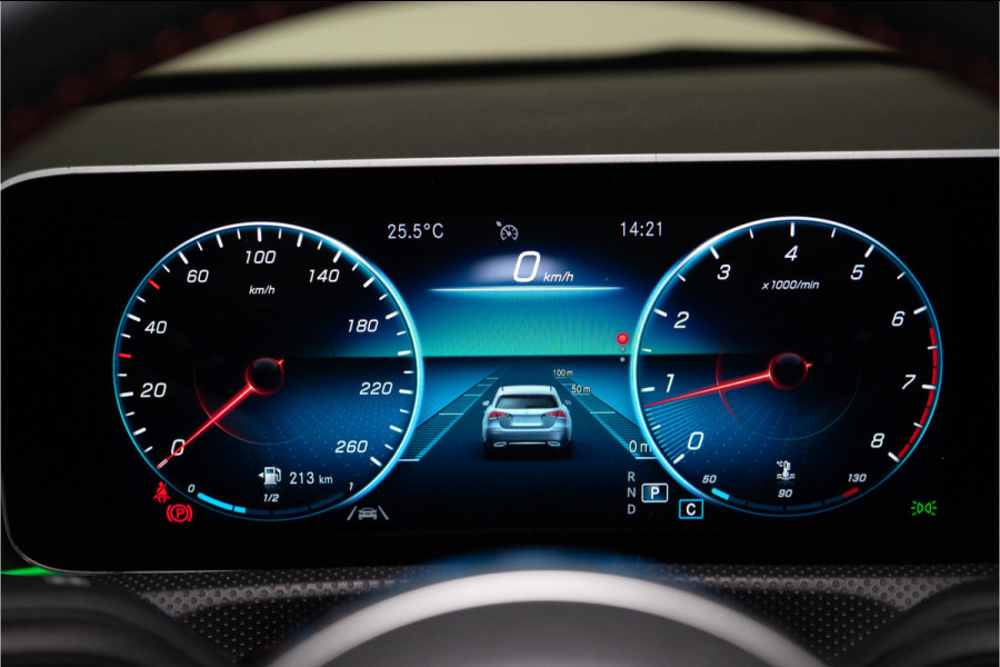 Mercedes-Benz A-Klasse 180 Business Solution AMG 136PK | A35 Optiek | Pano | Sfeer | LED | Carplay | Garantie
