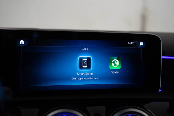 Mercedes-Benz A-Klasse 180 Business Solution AMG 136PK | A35 Optiek | Pano | Sfeer | LED | Carplay | Garantie