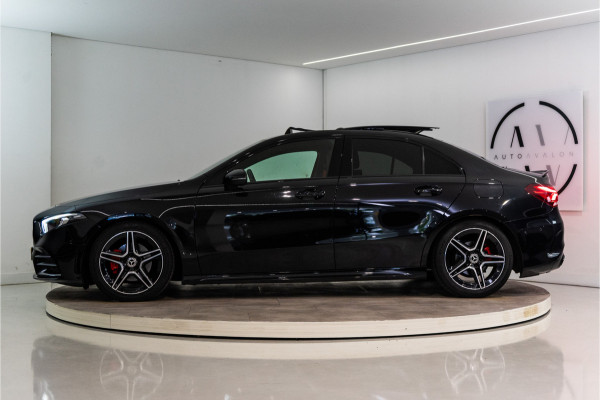 Mercedes-Benz A-Klasse 180 Business Solution AMG 136PK | A35 Optiek | Pano | Sfeer | LED | Carplay | Garantie