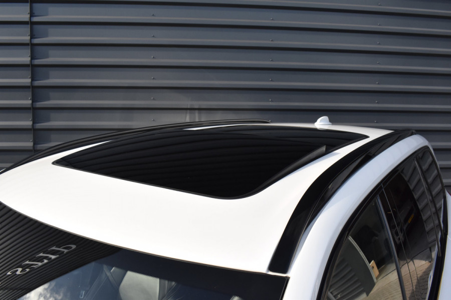 Volvo XC90 2.0 T8 Recharge AWD R-Design | Panorama | Bowers&Wilkins | Trekhaak | Luchtvering | 22'' Wielen | ACC | Head- Up |