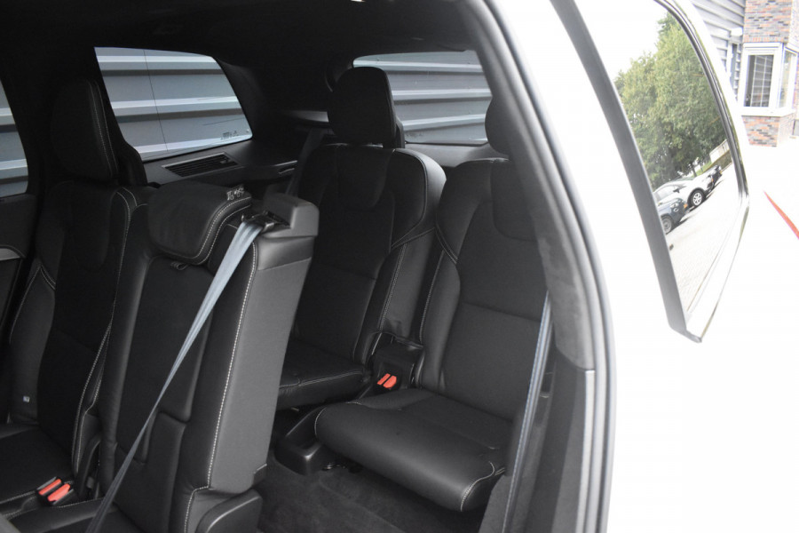 Volvo XC90 2.0 T8 Recharge AWD R-Design | Panorama | Bowers&Wilkins | Trekhaak | Luchtvering | 22'' Wielen | ACC | Head- Up |