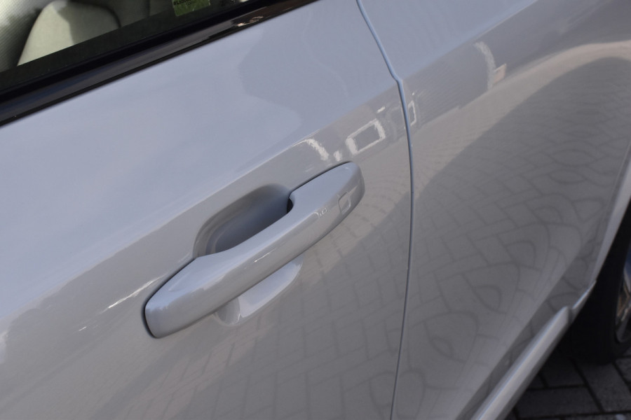 Volvo XC90 2.0 T8 Recharge AWD R-Design | Panorama | Bowers&Wilkins | Trekhaak | Luchtvering | 22'' Wielen | ACC | Head- Up |