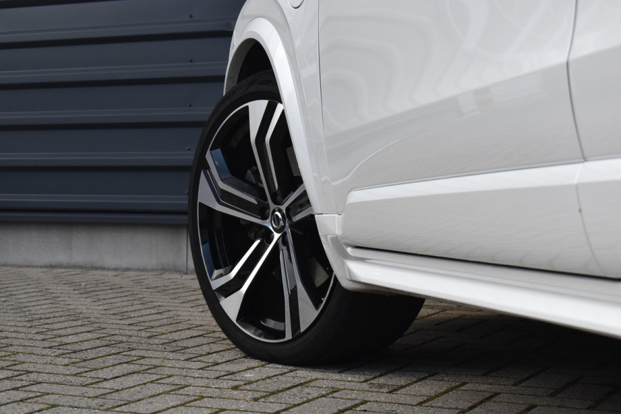 Volvo XC90 2.0 T8 Recharge AWD R-Design | Panorama | Bowers&Wilkins | Trekhaak | Luchtvering | 22'' Wielen | ACC | Head- Up |