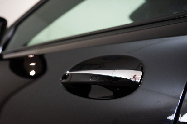 Mercedes-Benz A-Klasse 250 e Premium AMG Facelift 218PK | Pano | Sfeer | Keyless | Carplay | 12 MND Garantie