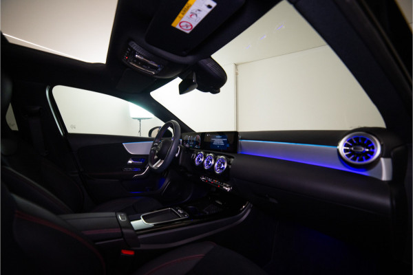 Mercedes-Benz A-Klasse 250 e Premium AMG Facelift 218PK | Pano | Sfeer | Keyless | Carplay | 12 MND Garantie