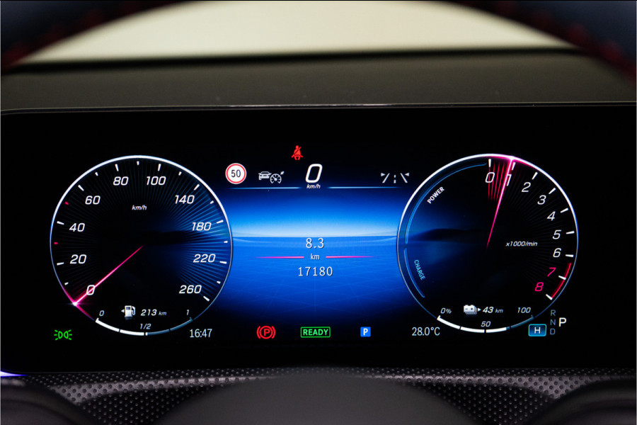 Mercedes-Benz A-Klasse 250 e Premium AMG Facelift 218PK | Pano | Sfeer | Keyless | Carplay | 12 MND Garantie