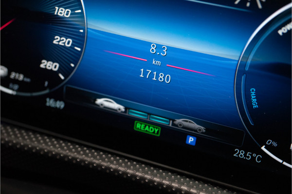 Mercedes-Benz A-Klasse 250 e Premium AMG Facelift 218PK | Pano | Sfeer | Keyless | Carplay | 12 MND Garantie