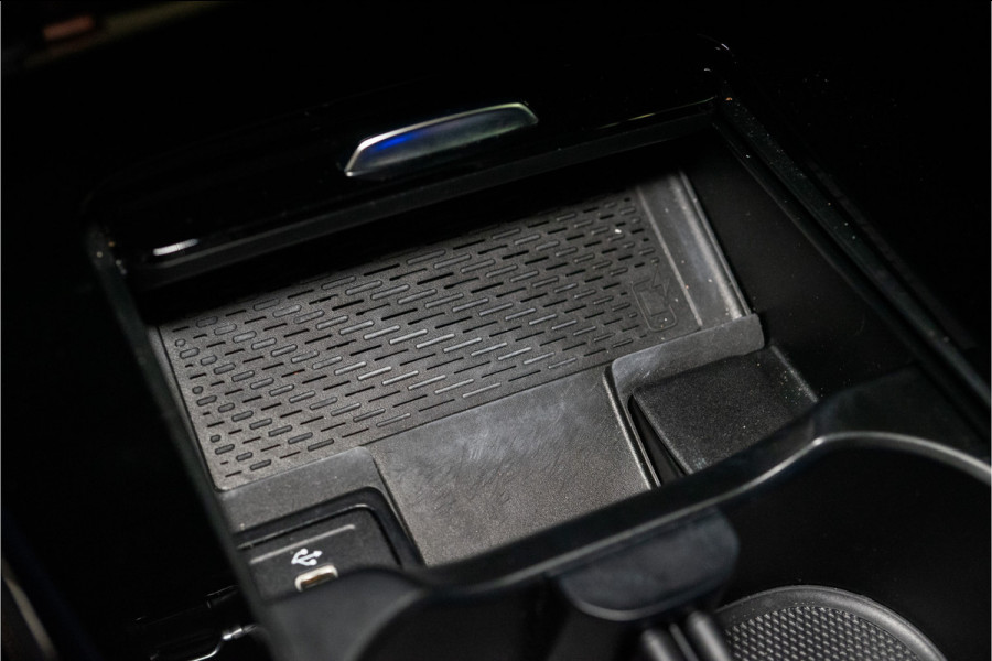 Mercedes-Benz A-Klasse 250 e Premium AMG Facelift 218PK | Pano | Sfeer | Keyless | Carplay | 12 MND Garantie
