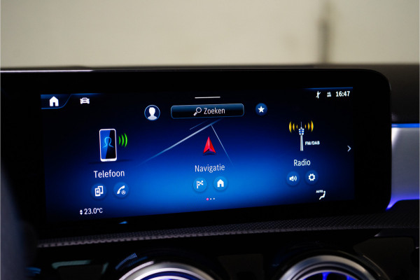 Mercedes-Benz A-Klasse 250 e Premium AMG Facelift 218PK | Pano | Sfeer | Keyless | Carplay | 12 MND Garantie