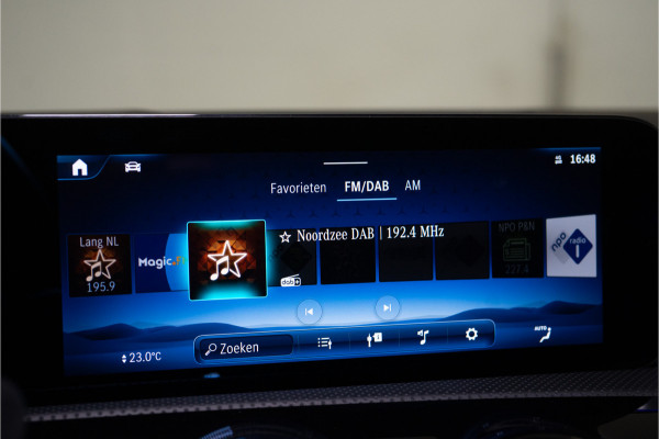 Mercedes-Benz A-Klasse 250 e Premium AMG Facelift 218PK | Pano | Sfeer | Keyless | Carplay | 12 MND Garantie