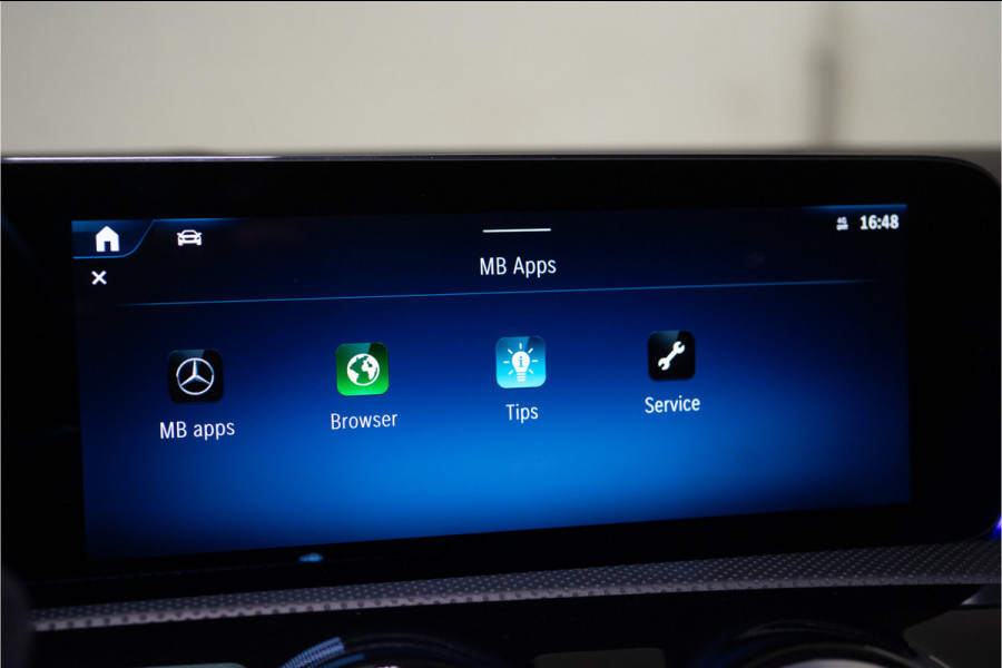 Mercedes-Benz A-Klasse 250 e Premium AMG Facelift 218PK | Pano | Sfeer | Keyless | Carplay | 12 MND Garantie