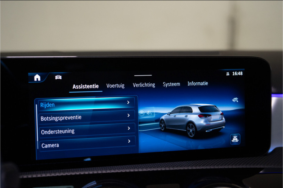 Mercedes-Benz A-Klasse 250 e Premium AMG Facelift 218PK | Pano | Sfeer | Keyless | Carplay | 12 MND Garantie