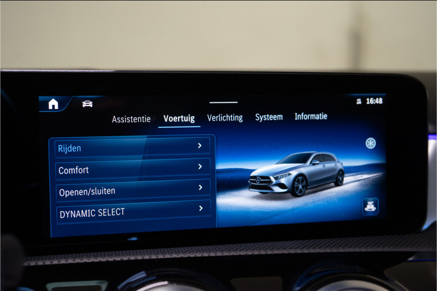 Mercedes-Benz A-Klasse 250 e Premium AMG Facelift 218PK | Pano | Sfeer | Keyless | Carplay | 12 MND Garantie