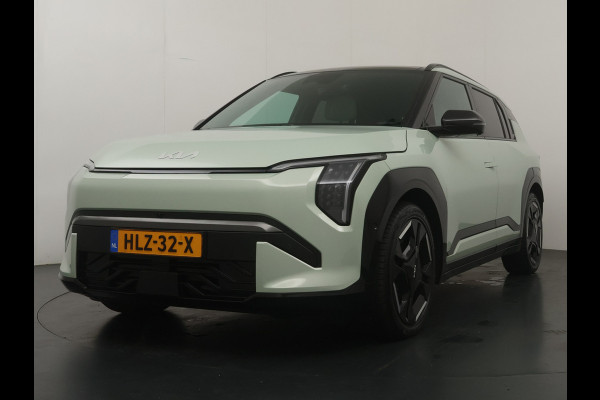 Kia EV3 GT-PlusLine 81.4 kWh - Draadloze Apple CarPlay / Android Auto - Stoel en stuurwiel verwarming - Panoramadak - Harman Kardon Audio - Dodehoek assistent - Fabrieksgarantie tot 05-2032