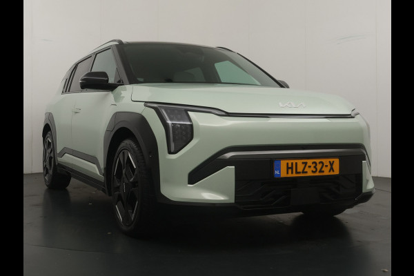 Kia EV3 GT-PlusLine 81.4 kWh - Draadloze Apple CarPlay / Android Auto - Stoel en stuurwiel verwarming - Panoramadak - Harman Kardon Audio - Dodehoek assistent - Fabrieksgarantie tot 05-2032