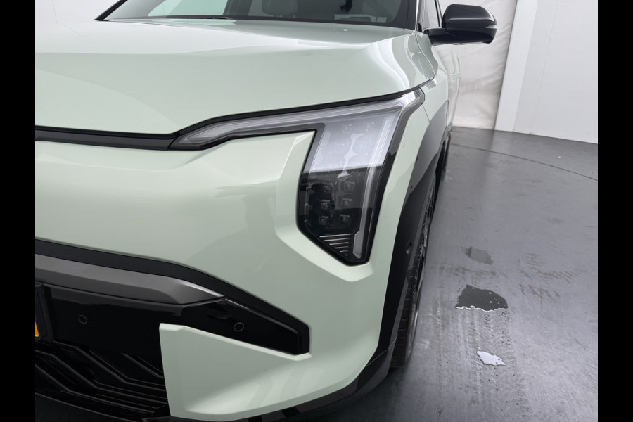 Kia EV3 GT-PlusLine 81.4 kWh - Draadloze Apple CarPlay / Android Auto - Stoel en stuurwiel verwarming - Panoramadak - Harman Kardon Audio - Dodehoek assistent - Fabrieksgarantie tot 05-2032