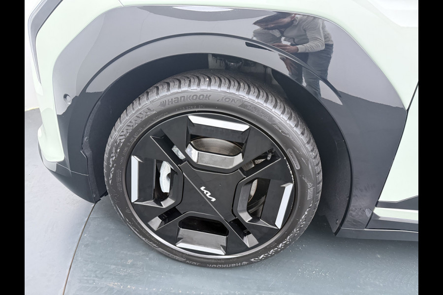 Kia EV3 GT-PlusLine 81.4 kWh - Draadloze Apple CarPlay / Android Auto - Stoel en stuurwiel verwarming - Panoramadak - Harman Kardon Audio - Dodehoek assistent - Fabrieksgarantie tot 05-2032