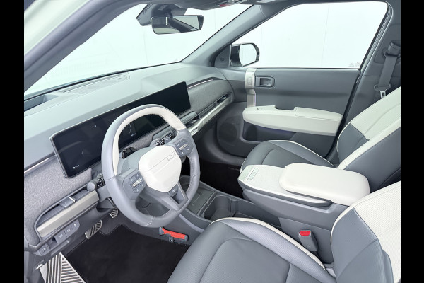 Kia EV3 GT-PlusLine 81.4 kWh - Draadloze Apple CarPlay / Android Auto - Stoel en stuurwiel verwarming - Panoramadak - Harman Kardon Audio - Dodehoek assistent - Fabrieksgarantie tot 05-2032