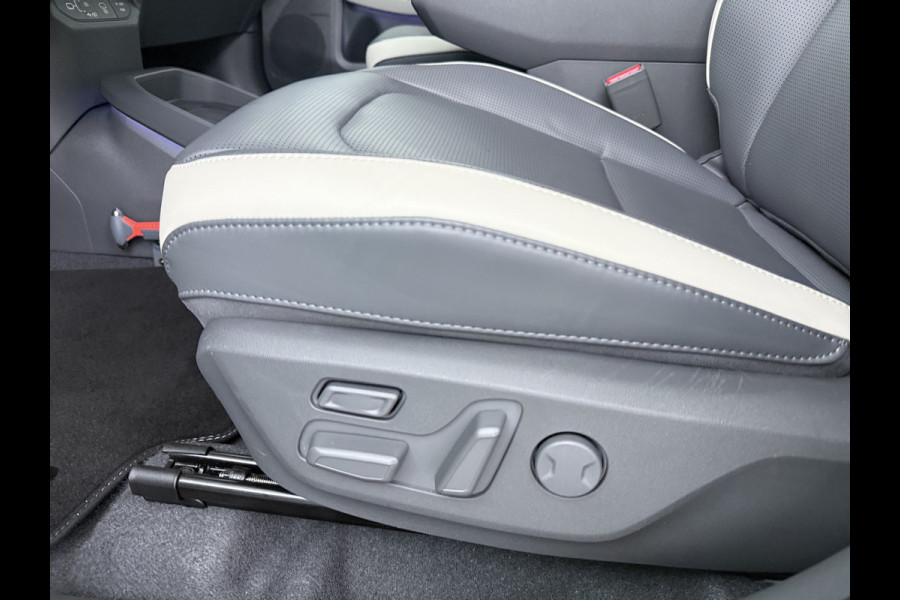 Kia EV3 GT-PlusLine 81.4 kWh - Draadloze Apple CarPlay / Android Auto - Stoel en stuurwiel verwarming - Panoramadak - Harman Kardon Audio - Dodehoek assistent - Fabrieksgarantie tot 05-2032