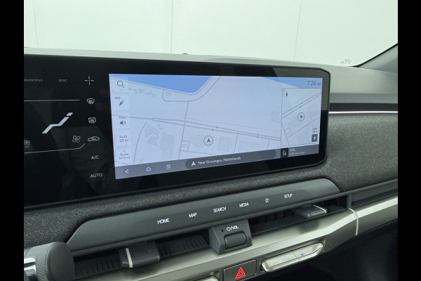 Kia EV3 GT-PlusLine 81.4 kWh - Draadloze Apple CarPlay / Android Auto - Stoel en stuurwiel verwarming - Panoramadak - Harman Kardon Audio - Dodehoek assistent - Fabrieksgarantie tot 05-2032