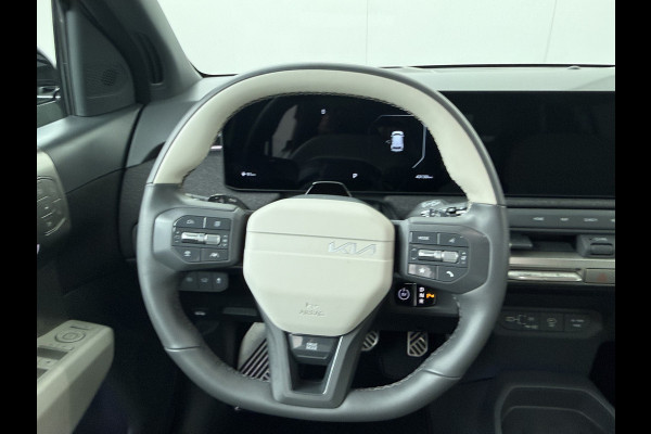 Kia EV3 GT-PlusLine 81.4 kWh - Draadloze Apple CarPlay / Android Auto - Stoel en stuurwiel verwarming - Panoramadak - Harman Kardon Audio - Dodehoek assistent - Fabrieksgarantie tot 05-2032