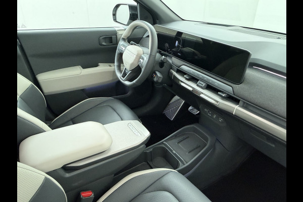 Kia EV3 GT-PlusLine 81.4 kWh - Draadloze Apple CarPlay / Android Auto - Stoel en stuurwiel verwarming - Panoramadak - Harman Kardon Audio - Dodehoek assistent - Fabrieksgarantie tot 05-2032