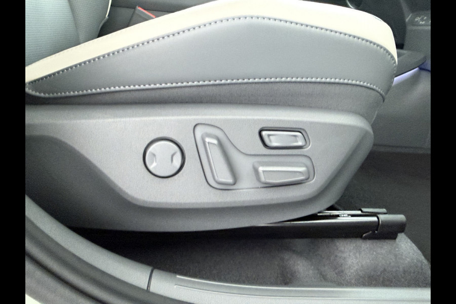 Kia EV3 GT-PlusLine 81.4 kWh - Draadloze Apple CarPlay / Android Auto - Stoel en stuurwiel verwarming - Panoramadak - Harman Kardon Audio - Dodehoek assistent - Fabrieksgarantie tot 05-2032