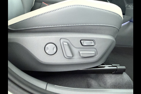 Kia EV3 GT-PlusLine 81.4 kWh - Draadloze Apple CarPlay / Android Auto - Stoel en stuurwiel verwarming - Panoramadak - Harman Kardon Audio - Dodehoek assistent - Fabrieksgarantie tot 05-2032
