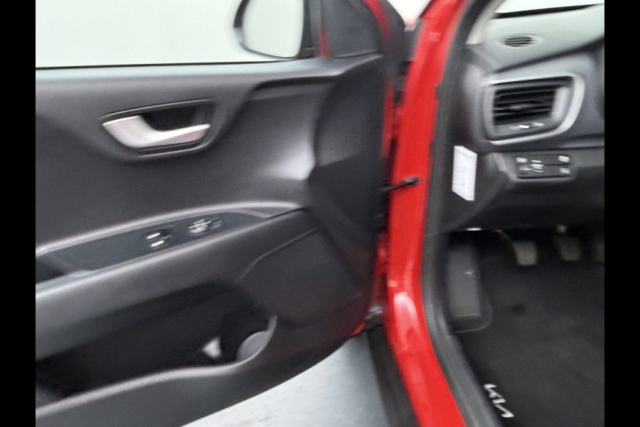 Kia Stonic 1.0 T-GDi DynamicLine - Navigatie - Airco - Cruise Control - Apple CarPlay/Android Auto - Camera - Fabrieksgarantie tot 02-2027