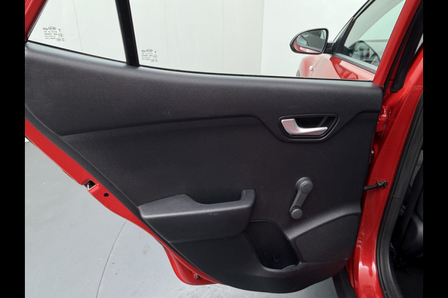 Kia Stonic 1.0 T-GDi DynamicLine - Navigatie - Airco - Cruise Control - Apple CarPlay/Android Auto - Camera - Fabrieksgarantie tot 02-2027