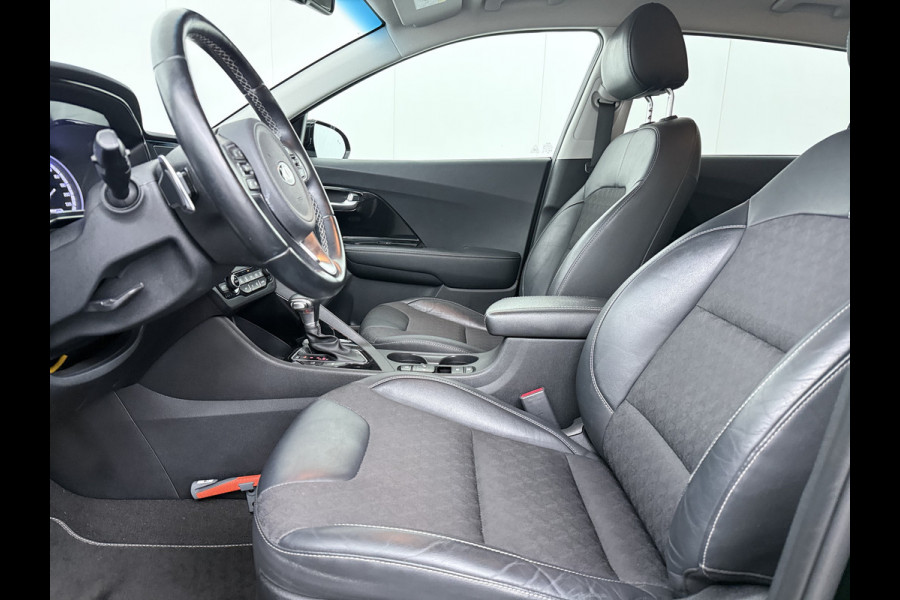 Kia Niro 1.6 GDi Hybrid DynamicPlusLine - Stoel / Stuurwielverwarming - Climate Control - ACC  - Achteruitrijcamera - - Fabrieksgarantie tot 02-2028