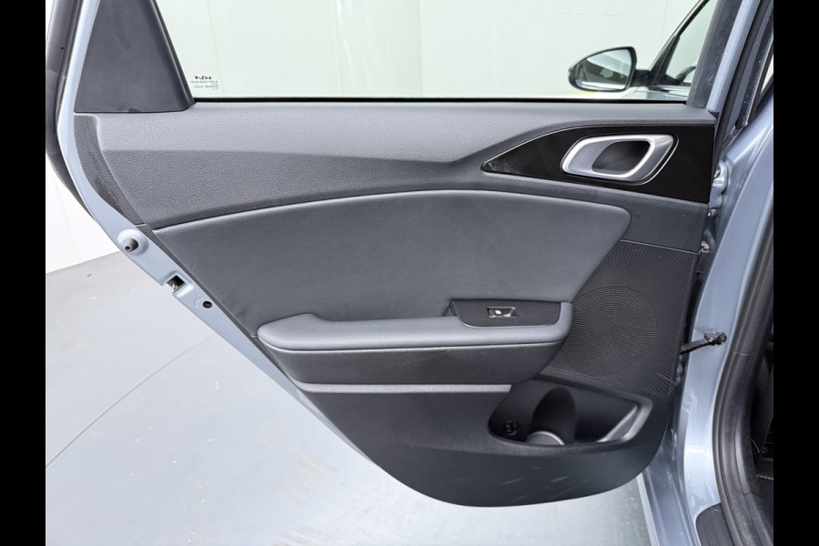 Kia Ceed Sportswagon 1.5 T-GDi DynamicPlusLine - Lichtmetalen Velgen - LED - Cruise Control - Stoel/Stuurverwarming - Dodehoek Detectie - Fabrieksgarantie Tot 2031
