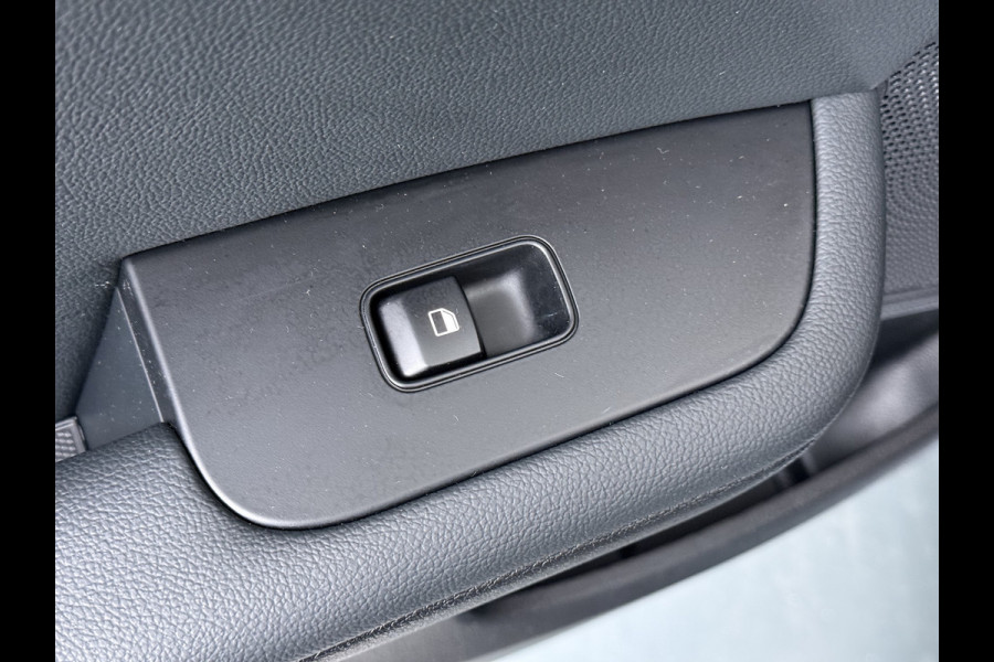 Kia Ceed Sportswagon 1.5 T-GDi DynamicPlusLine - Lichtmetalen Velgen - LED - Cruise Control - Stoel/Stuurverwarming - Dodehoek Detectie - Fabrieksgarantie Tot 2031