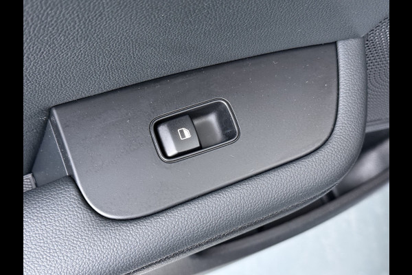 Kia Ceed Sportswagon 1.5 T-GDi DynamicPlusLine - Lichtmetalen Velgen - LED - Cruise Control - Stoel/Stuurverwarming - Dodehoek Detectie - Fabrieksgarantie Tot 2031