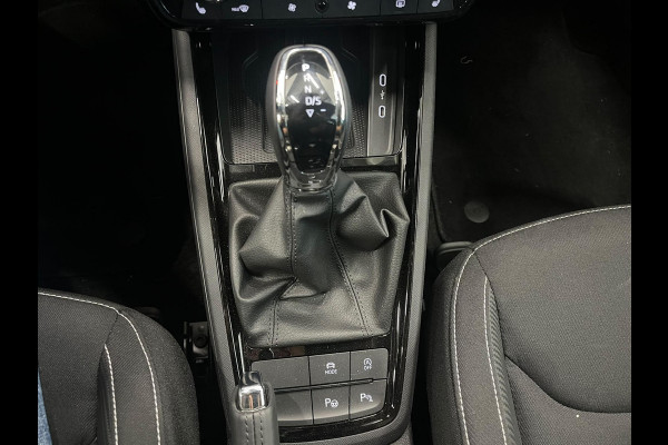 Škoda Kamiq 1.0 TSI Monte Carlo Panoramadak Wegklapbare trekhaak Navigatie Apple Carplay Android Auto Camera Parkeerhulp Adaptive Cruise Control Stoel- en stuurverwarming Virtual Cockpit Full Led Climate Control Lichtmetalen velgen